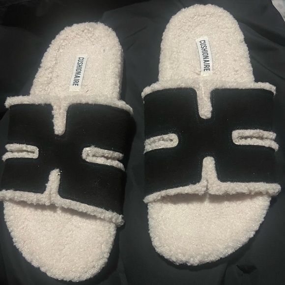 Sherpa Slippers - Picture 2 of 11